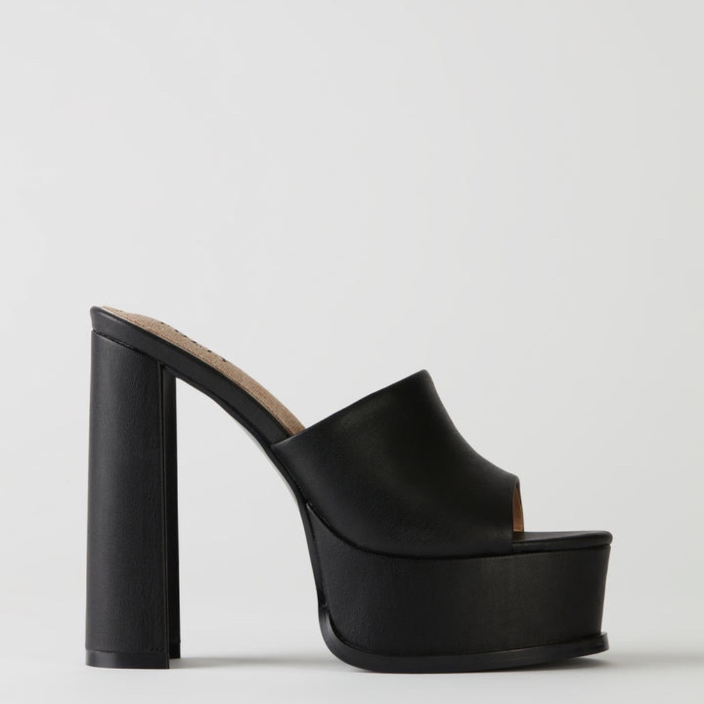Oh polly lead you on platform mule heel